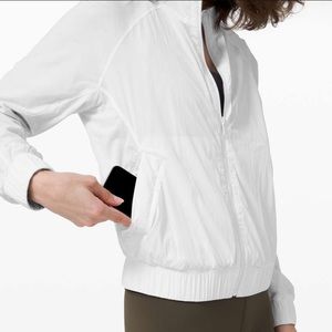 NWOT- NEVER WORN. Lululemon Bombs Away jacket